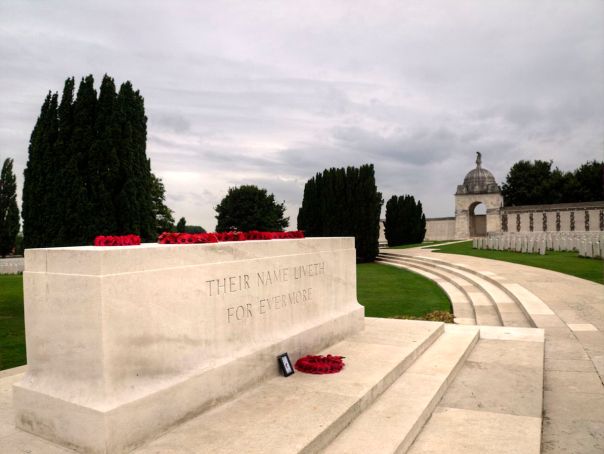 6 Stone_of_Remembrance,_Tyne_Cot_Cemetery