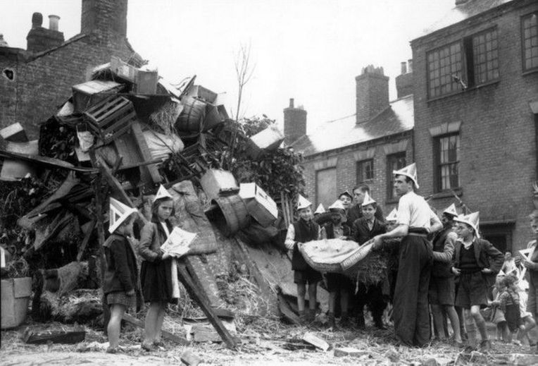 VE DAY – The end of the Second World War in Europe | Dorinda Balchin ...